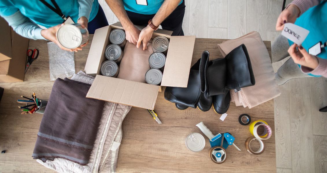 Співпрацюйте зі своєю громадою для вирішення місцевих проблем. Вам не обов’язково перебувати в зоні активних бойових дій, щоб змінити ситуацію на краще