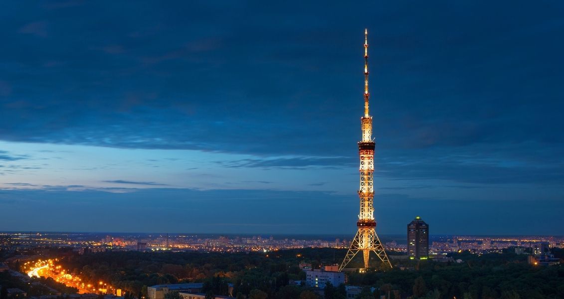 86% українців отримують інформацію про події у світі та країні через телебачення 86% українців отримують інформацію про події у світі та країні через телебачення