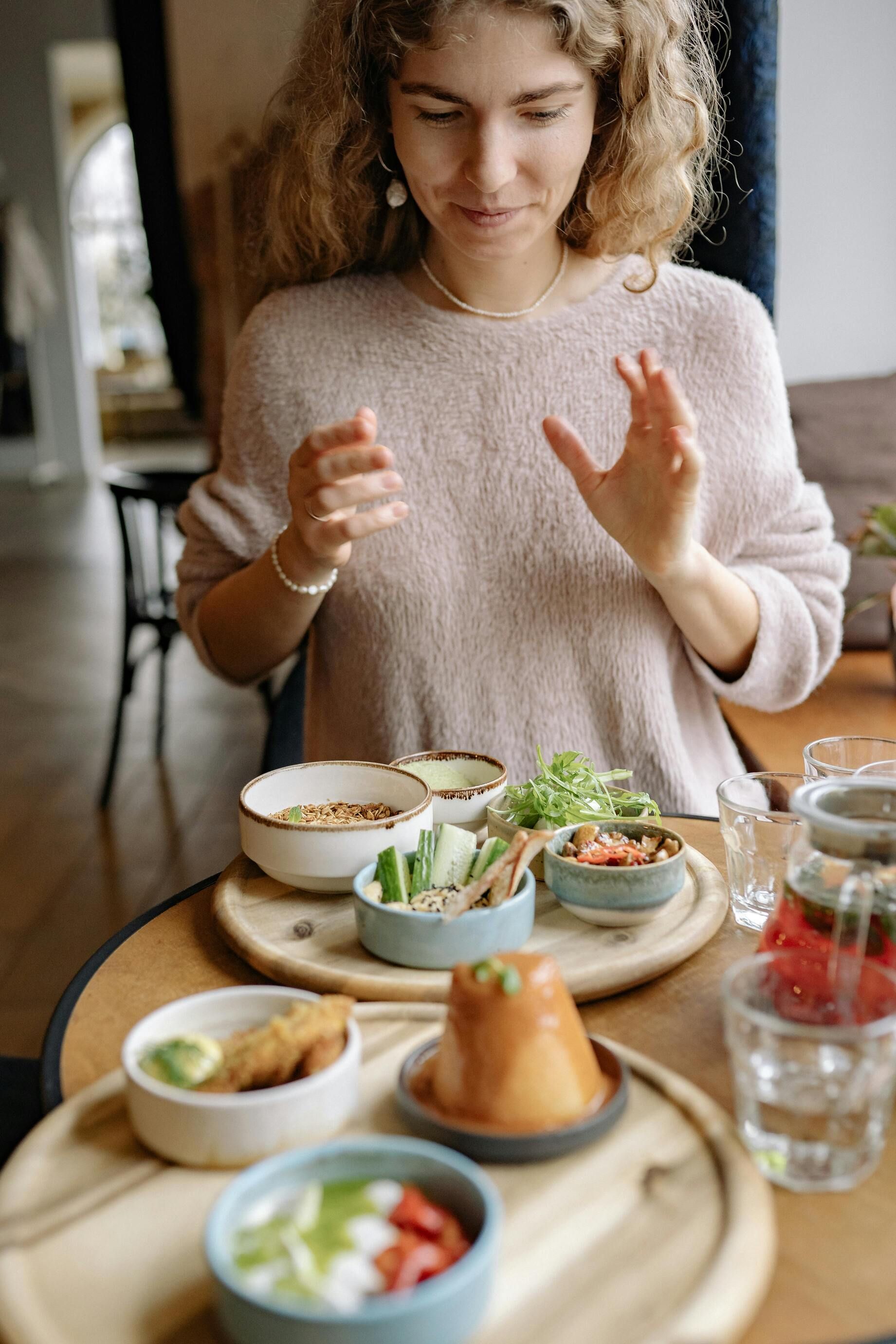 Диетологи советуют сочетать разные источники белка, а не останавливаться на одном. дієта