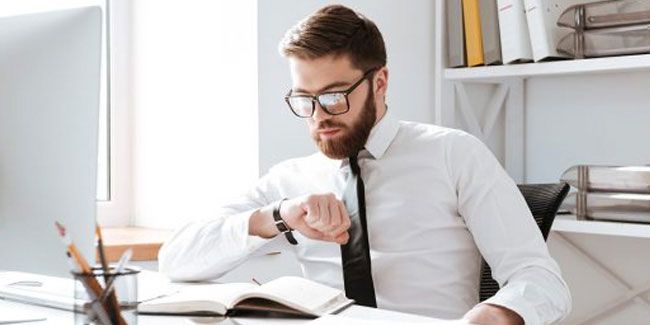 Работа не должна являться центром нашего существования. Работа