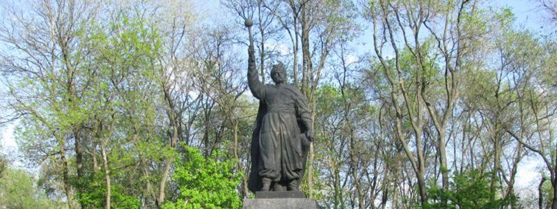 Как в Днепропетровске «отгрызают» землю от парков
