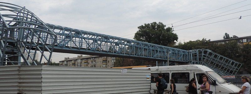 Будут ли когда-нибудь ходить люди по надземному переходу через пр. Правды в Днепропетровске?