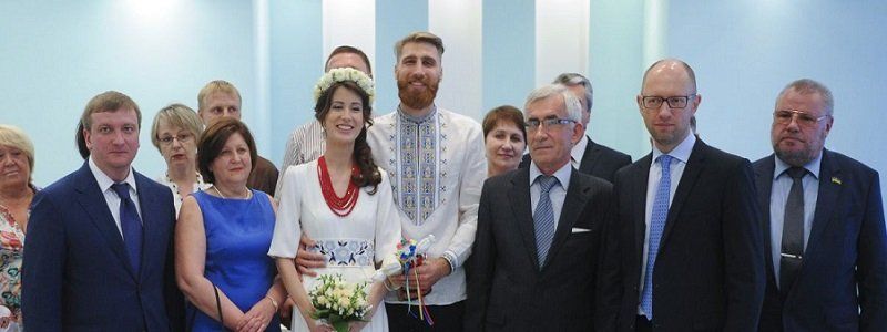 Как в Днепропетровске работает распиаренный Яценюком онлайн-сервис в ЗАГСе