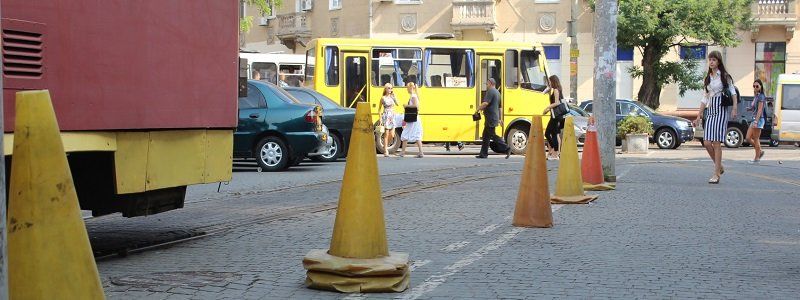 В центре Днепропетровска спокойно работают вымогатели