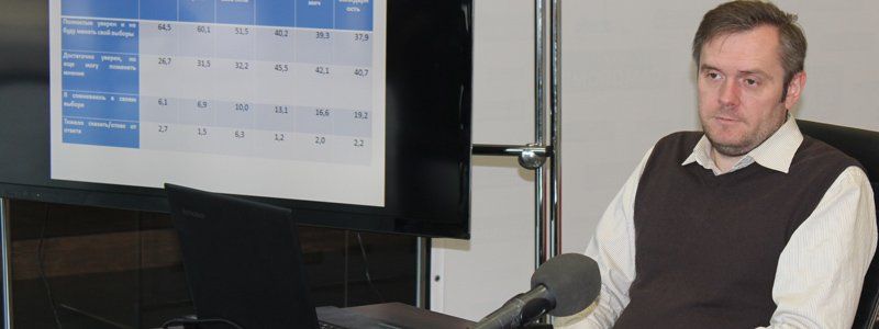 ^887616A127B844340F8C3A671D59437AE9C30B5645B7EC9324^pimgpsh_fullsize_distr