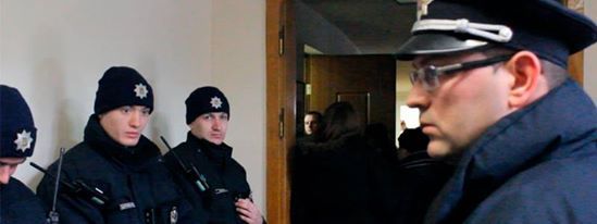 Как полиция горсовет от титушек спасала