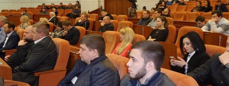 Количество чиновников Днепропетровского горсовета хотят увеличить на 30%