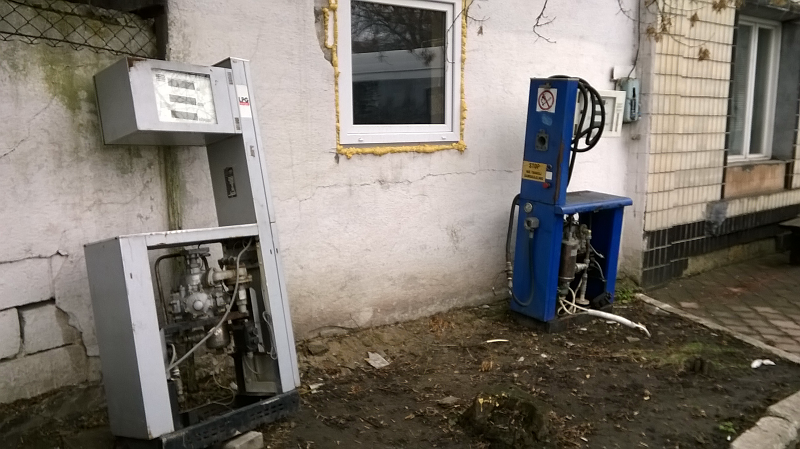 газовые колонки на строящейся заправке