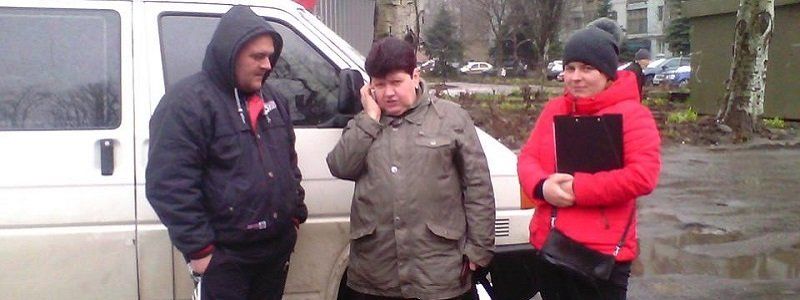 В Днепропетровске жильцы многоэтажек воюют с торговцами МАФов за сквер