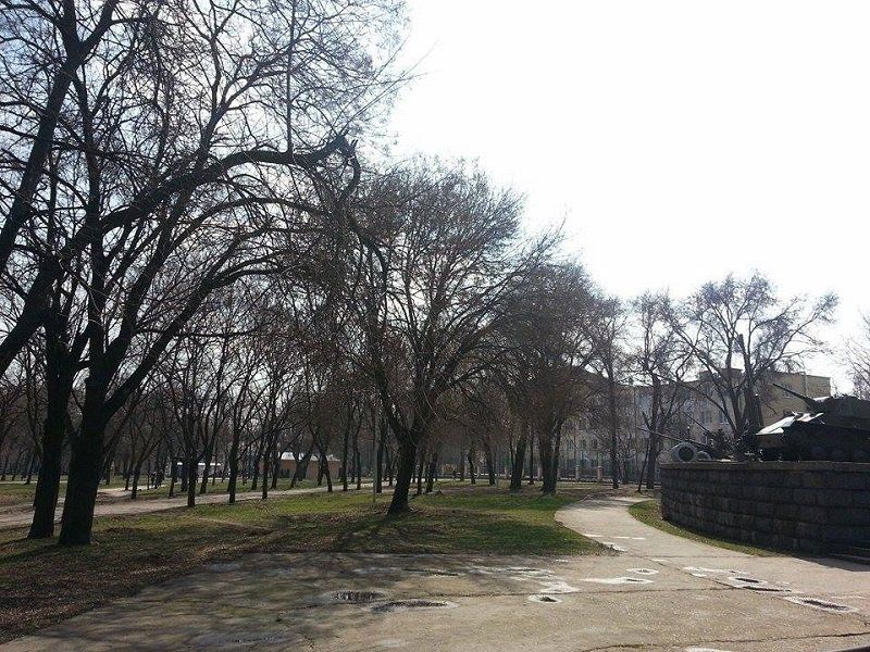 Сквер у диорамы в Днепропетровске