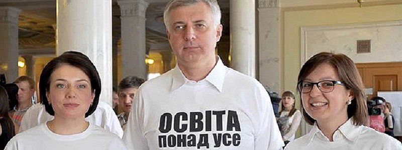Кто теперь будет мыть туалеты в школах и выносить горшки в детских садах?