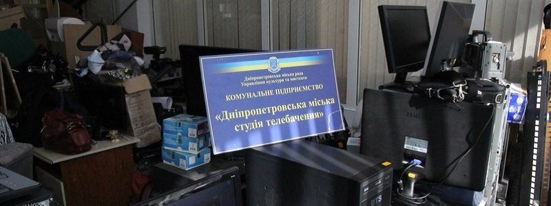 Что показывает муниципальный канал за деньги налогоплательщиков?   