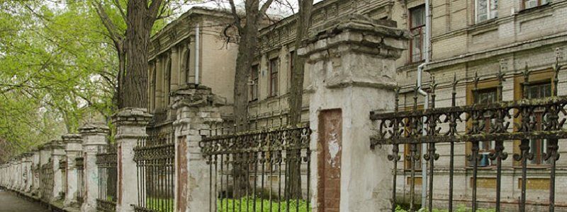 Помощника главврача военного госпиталя обвиняют в воровстве