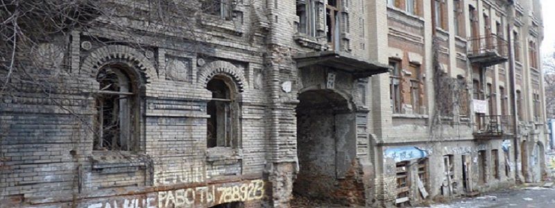 Сколько стоит разрушить памятник архитектуры?