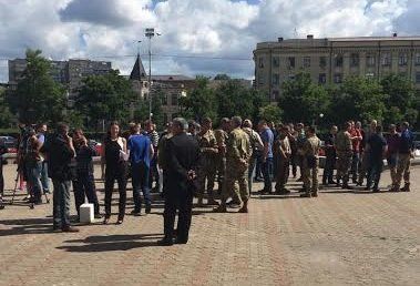 pered-gorsovetom-miting