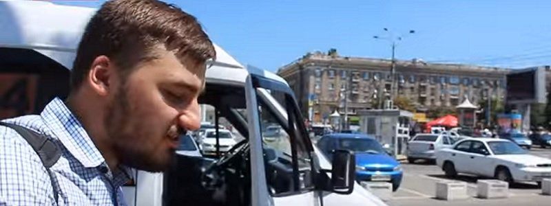 На просьбу показать документы маршруточники вызвали полицию