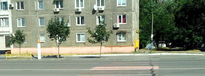 Родственники погибшей в ДТП девушки требуют установить светофор на пешеходном переходе