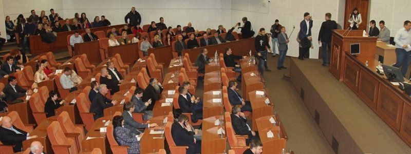 Как найти своего депутата и получить его деньги