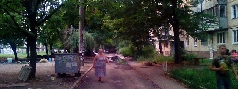 Почему жители ж/м Тополь-2 остались без денег депутата