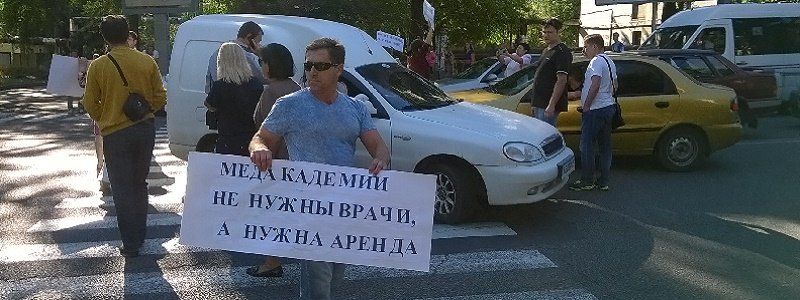 Медлицей отпраздновал 1 сентября перекрытием дороги