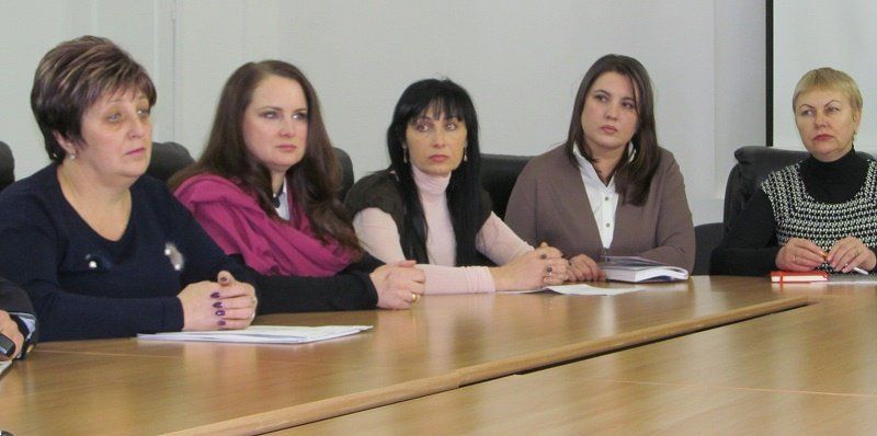 В Днепре собираются побороть «наличку» в школах 1