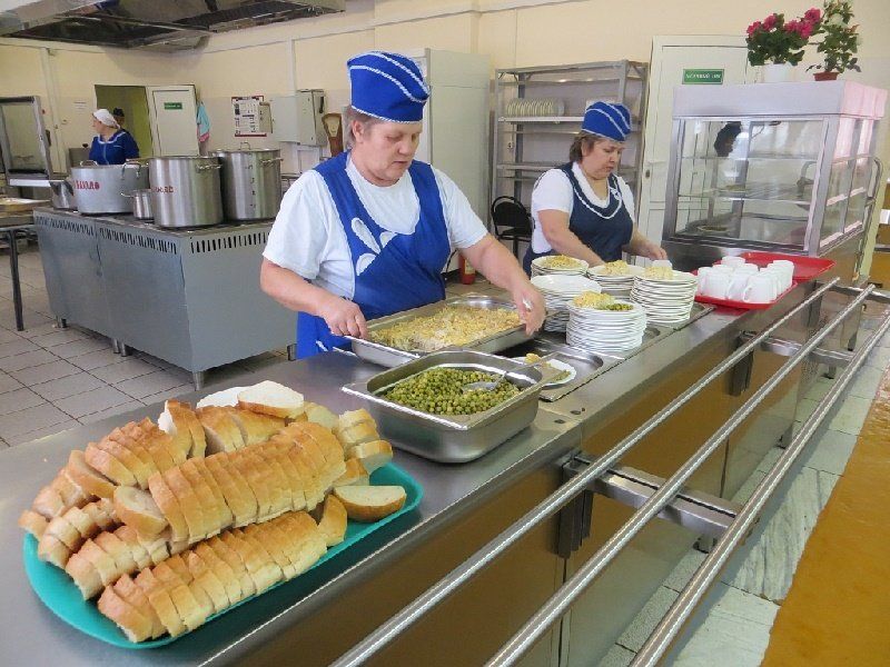 Кто будет кормить школьников в Днепре в 2017 году? 1