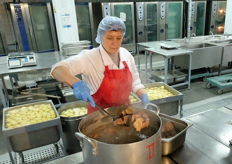 Кто будет кормить школьников в Днепре в 2017 году? 4