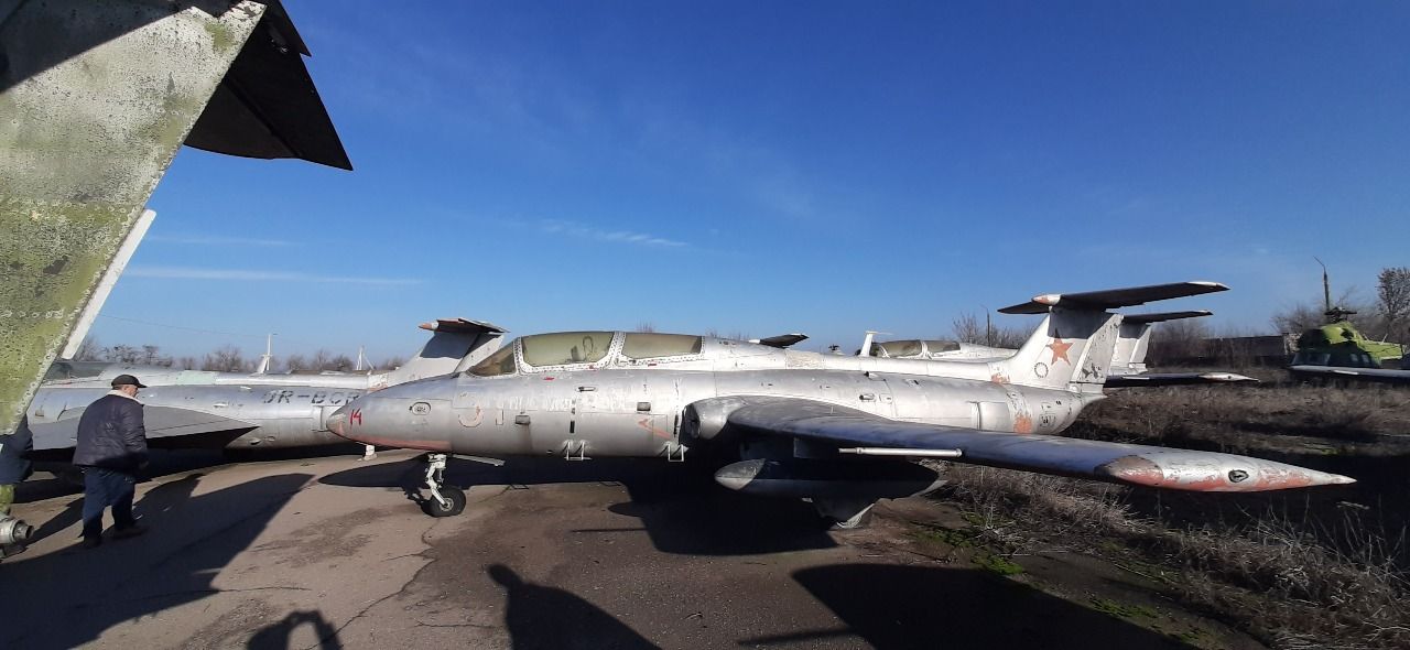 Дешевле евробляхи: кто из Днепра купил по дешевке реактивные самолеты 1