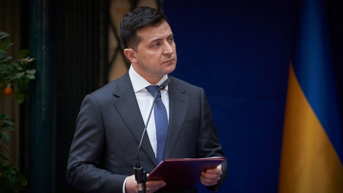 Зеленского поддерживает меньше половины украинцев: опрос Деминициативы и Центра Разумкова