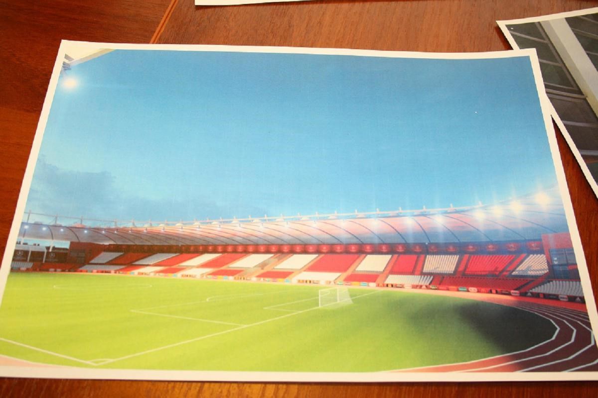 Начать ремонтные работы на стадионе необходимо было с внутренних помещений западного крыла, где тренируются спортсмены ДЮСШ №1.