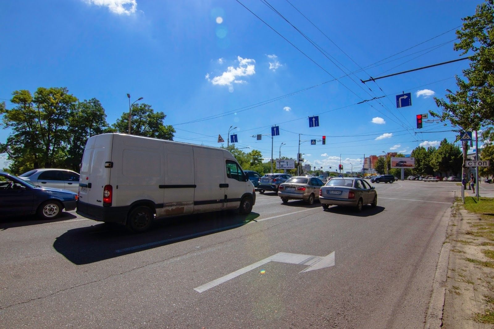 Новые светофоры, «островки» и «лежачие полицейские»: как мэрия Днепра делает безопасными дороги города 2