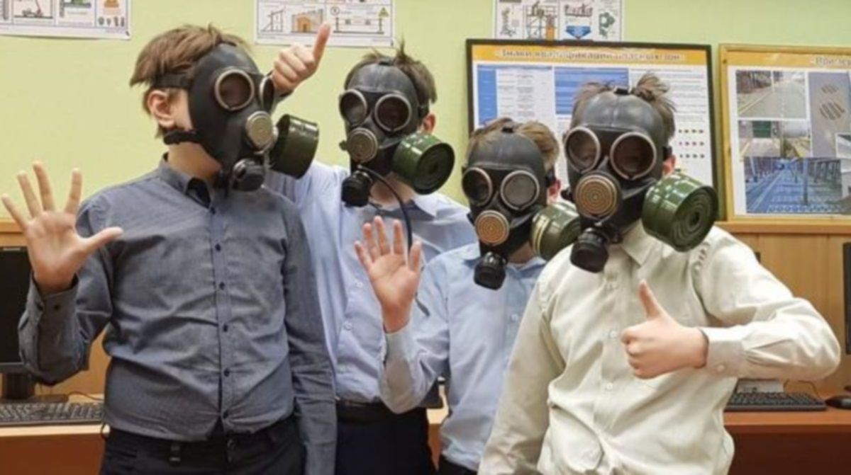 Планшеты, противогазы, форма и ремонты: на школы и садики Днепра потратят еще 30 миллионов