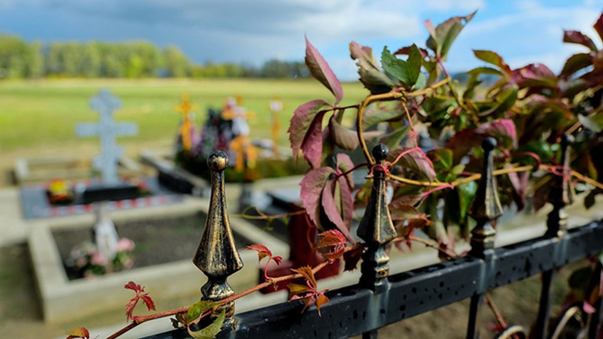 Какие кладбища приведут в порядок в Днепре за 22,3 миллиона гривен