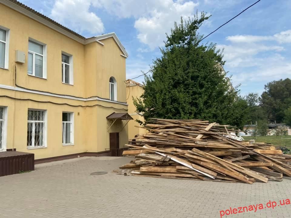 Ремонт во вред: почему в Новомосковске часть школьников не сядут за парты 1 сентября 2