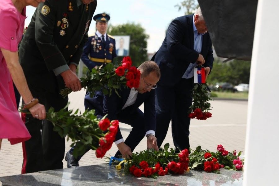 Доска памяти и письмо ветерану: Геннадий Гуфман рассказал, как Днепропетровщина отпразднует освобождение от фашистов 1