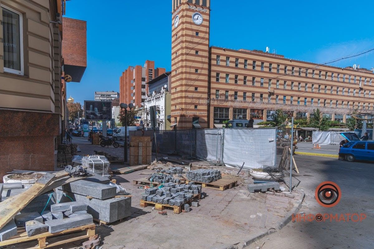 Почему на новом бульваре в Днепре офис lifecell огорожен забором 4