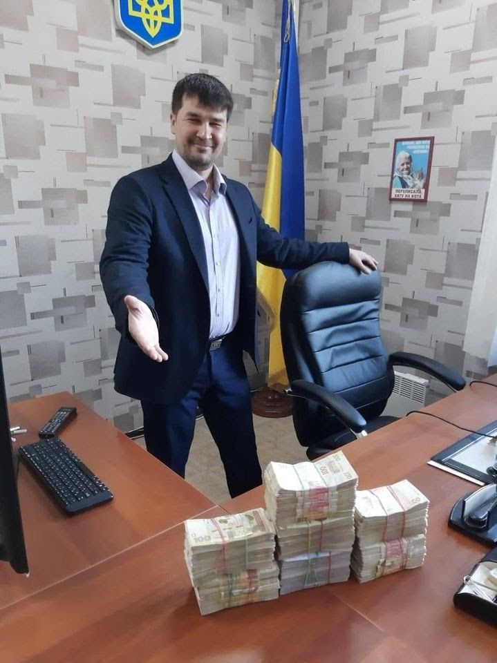 Максима Голосного попытались обвинить в подкупе жителей Каменского за раздачу криптодивидендов сельсоветом Елизаветовки 1