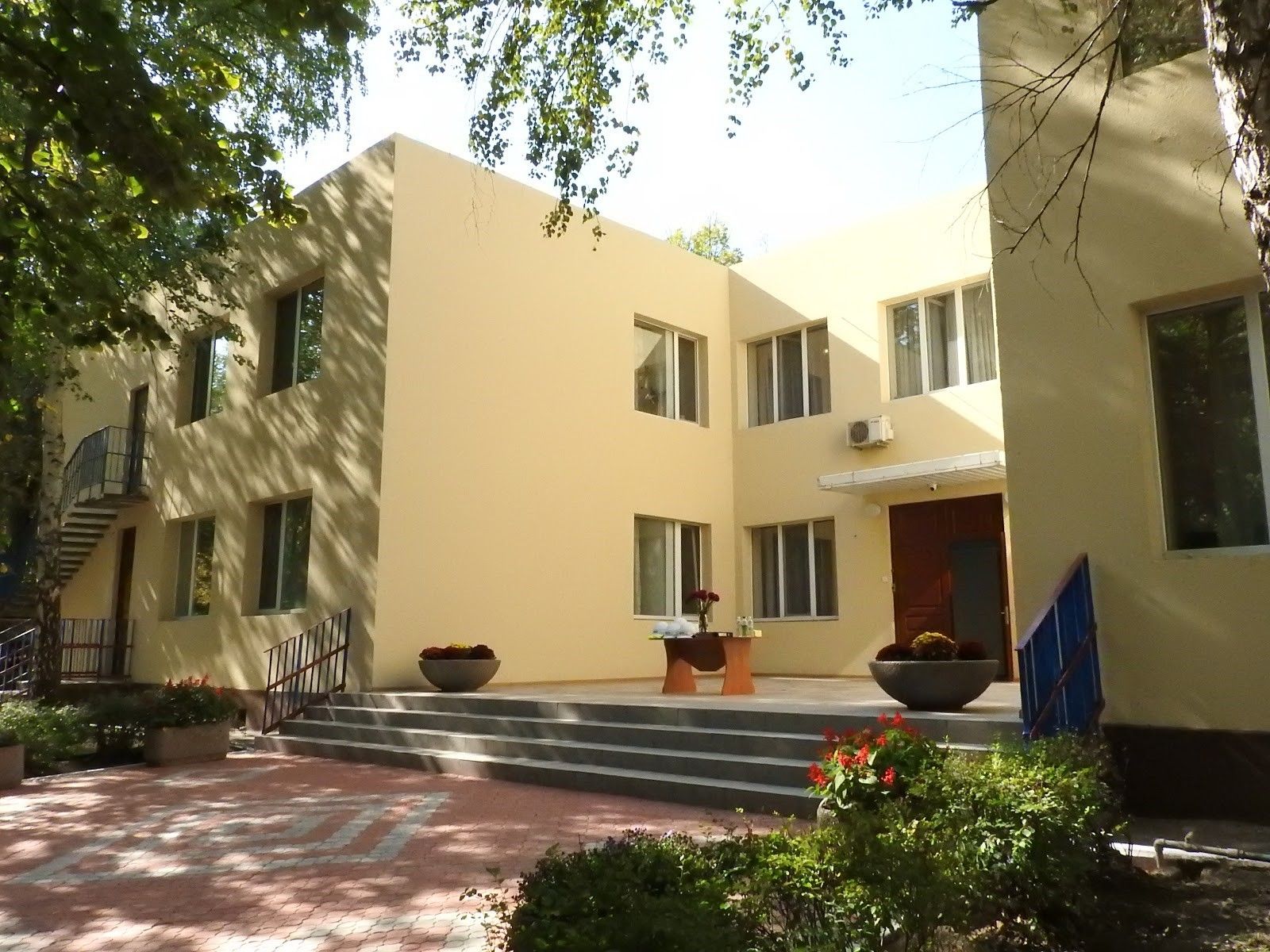 Десятки уютных школ и садиков: Артем Хмельников рассказал, куда Днепр потратит 25 миллионов евро 2