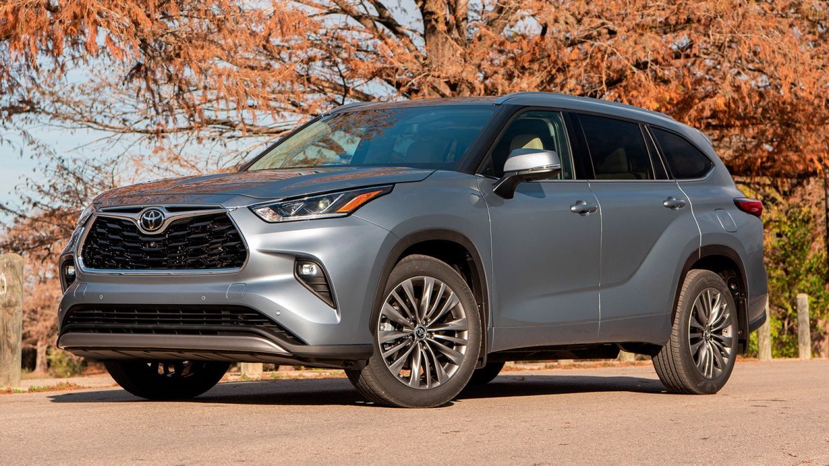 Намек ясен: Служба автодорог Днепропетровщины покупает внедорожник за 1,7 миллиона и конверты