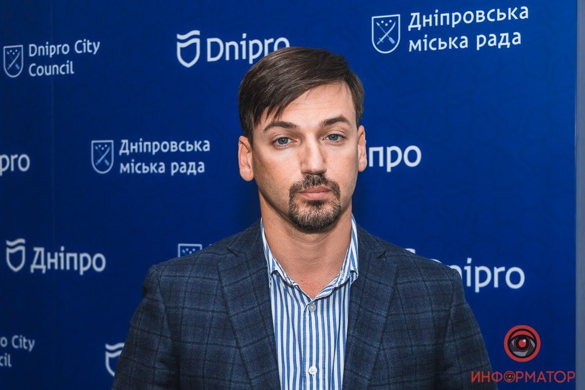 Артем Хмельников сообщил, что в Днепре смогут утеплить еще 98 школ, садиков и больниц 