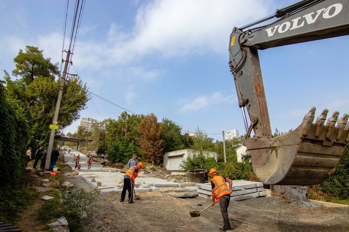 Сколько потратят на ремонт Крестьянского спуска в Днепре 3