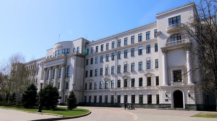 Вместо 57 ИВЛ: на авто и охрану чиновников облсовета и ДнепрОГА потратили 63,8 миллиона гривен 5