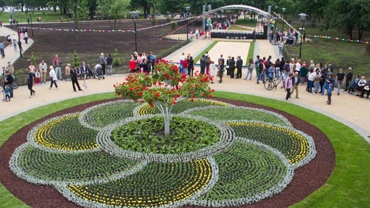 В Киеве чиновники отдадут фирме своего экс-коллеги 11 миллионов за ремонт парка