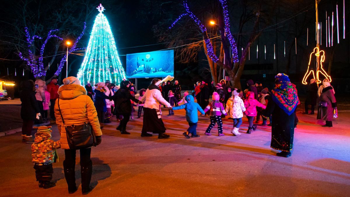 Как в Днепре украсят парки к Новому году за 2,2 миллиона гривен 5