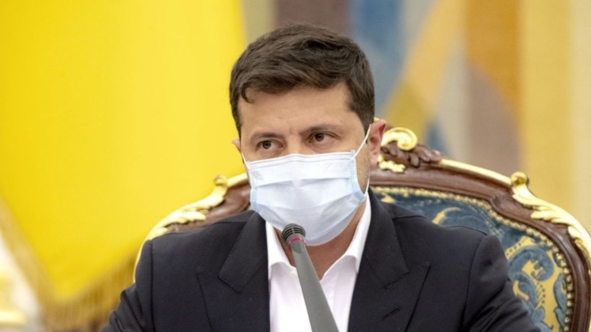 Как украинцы относятся к карантину на выходные и оценивают работу Зеленского: опрос Рейтинга