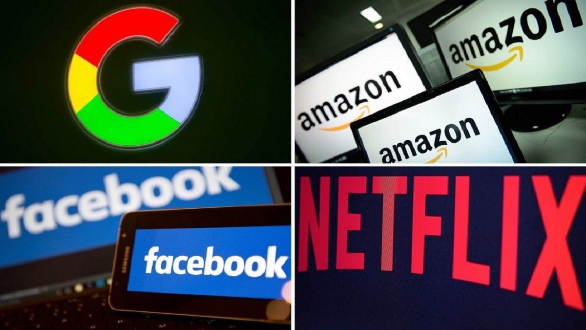 Переименовать Россию, снизить тарифы, налог на Facebook: что просили у Зеленского в декабре 4