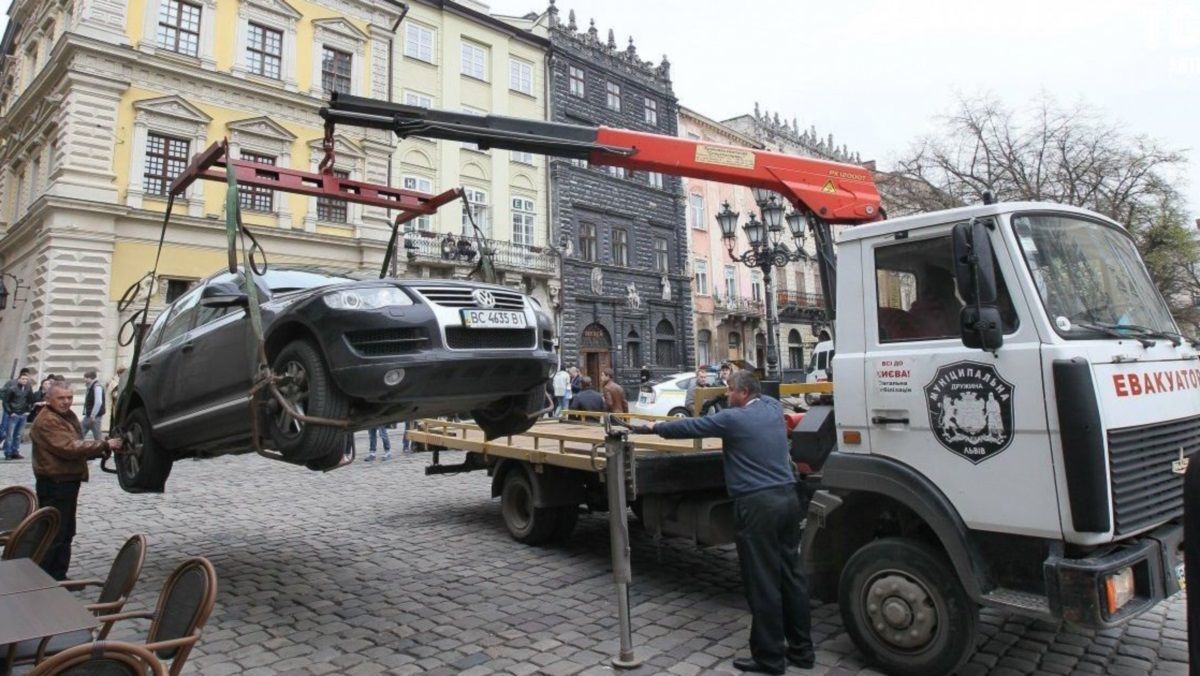 Когда в Украине разрешается принудительная эвакуация автомобиля: ответ адвоката
