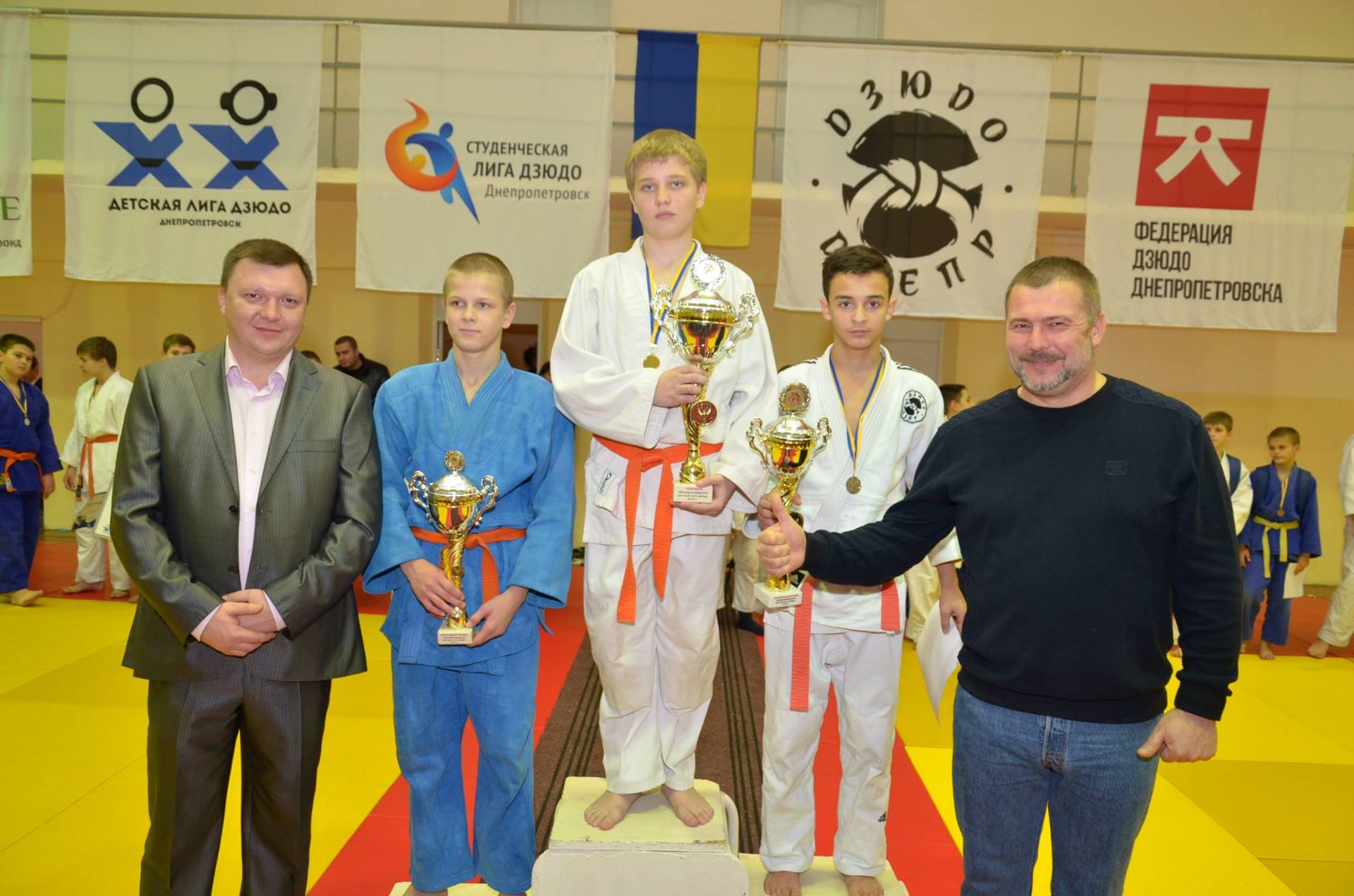 Слева- Денис Колесников, справа- Юрий Береза.