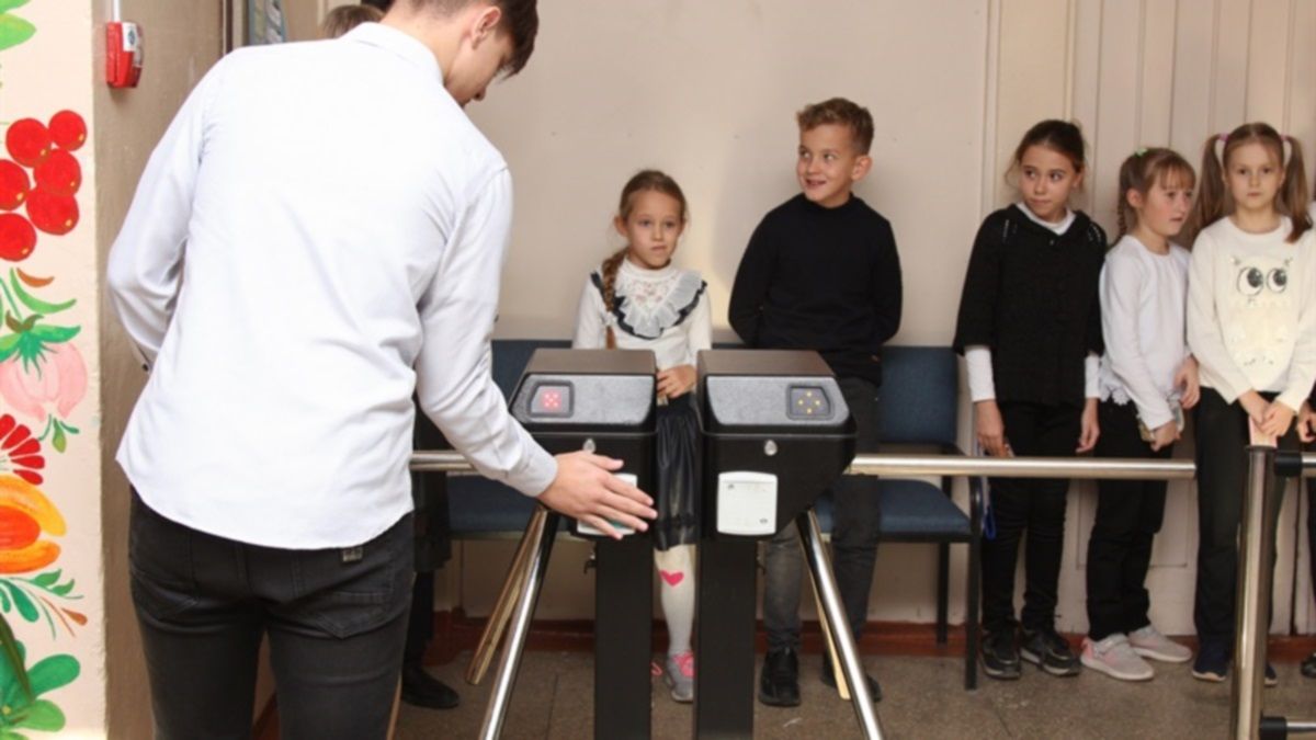 В Кривом Роге на охрану школ и садиков потратят 1,2 миллиона: кому повезет