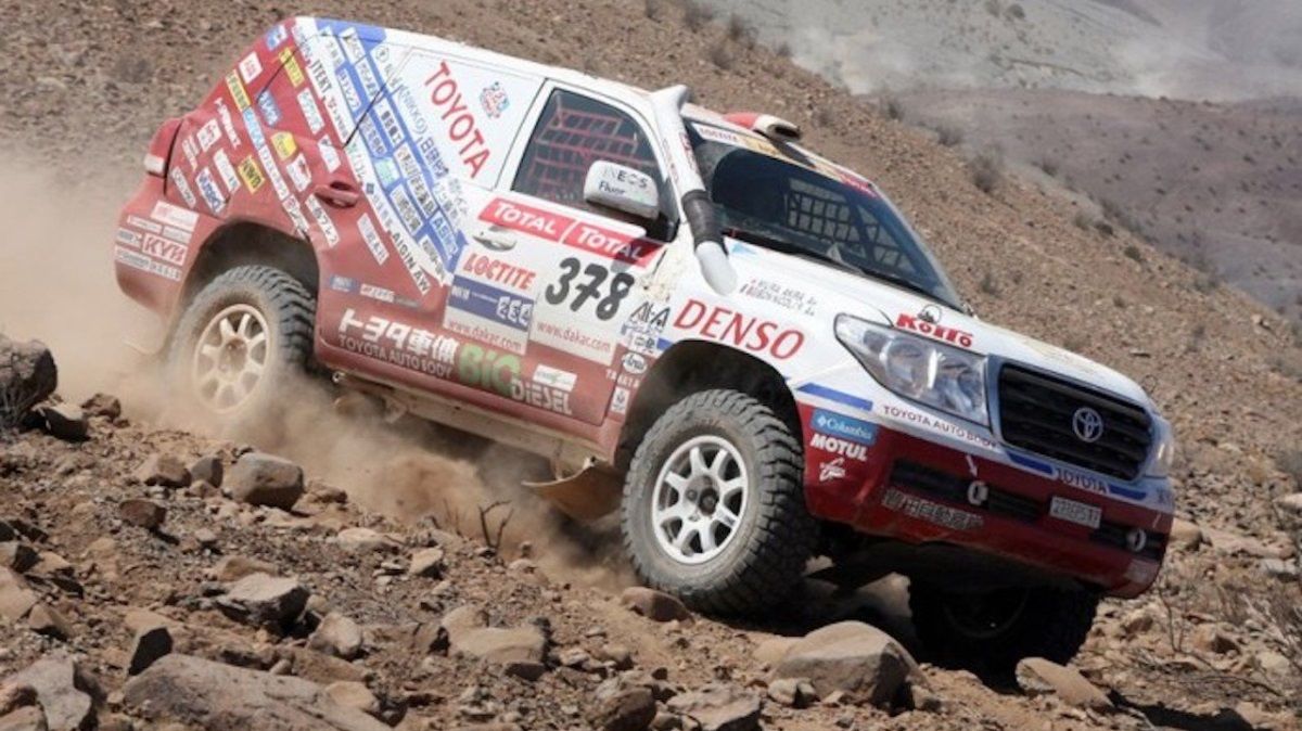 За что Служба автодорог Днепропетровщины заплатит 1,5 миллиона автогонщику